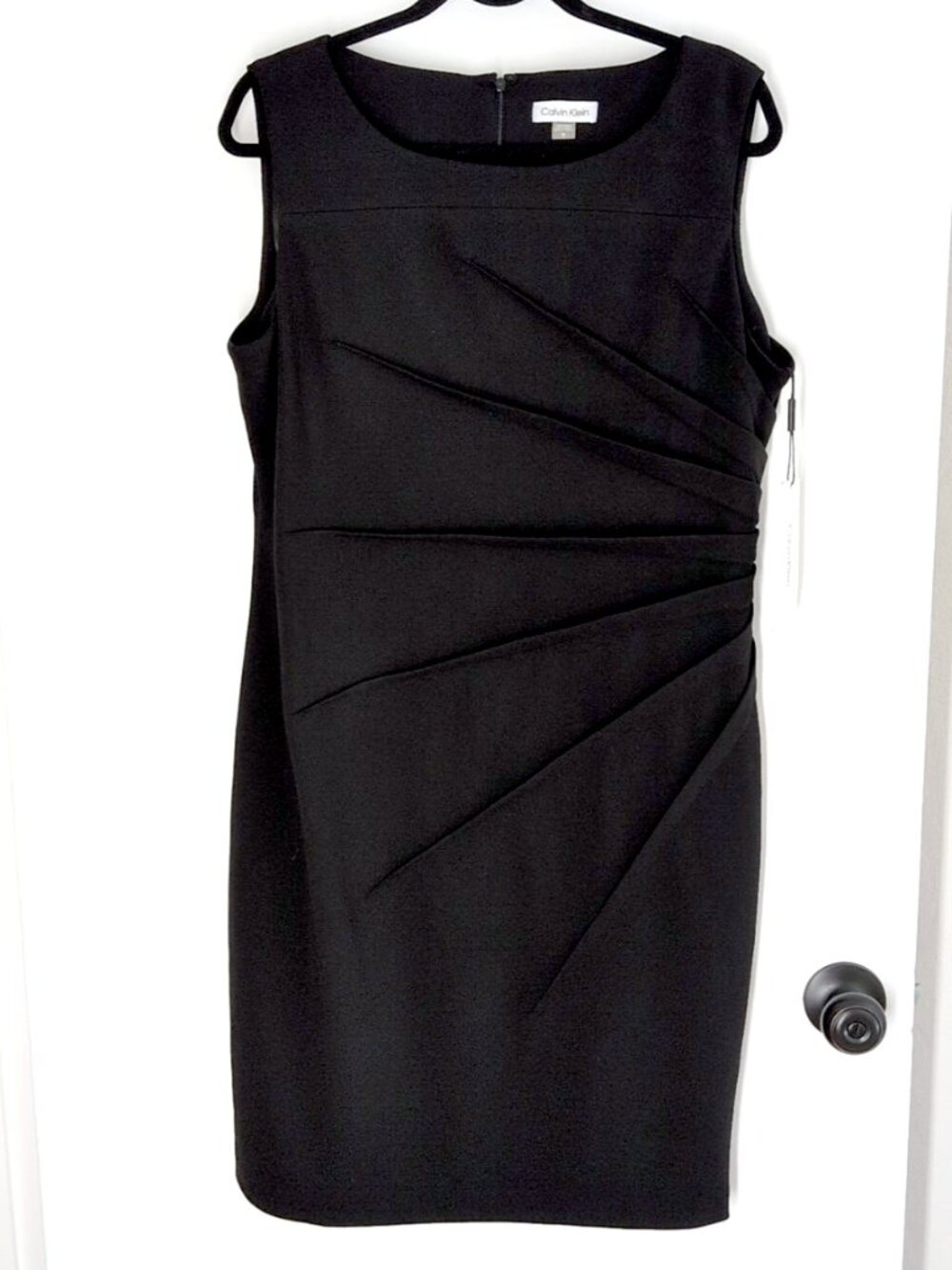 Calvin Klein Sleeveless Sheath Dress with Starburst Detail black 16 NWT